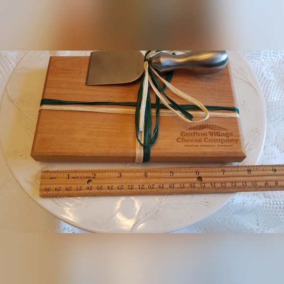 The Vermont Butcher Block Board  Cheese Carving Yellow Birch Wood - Picture 7 of 9